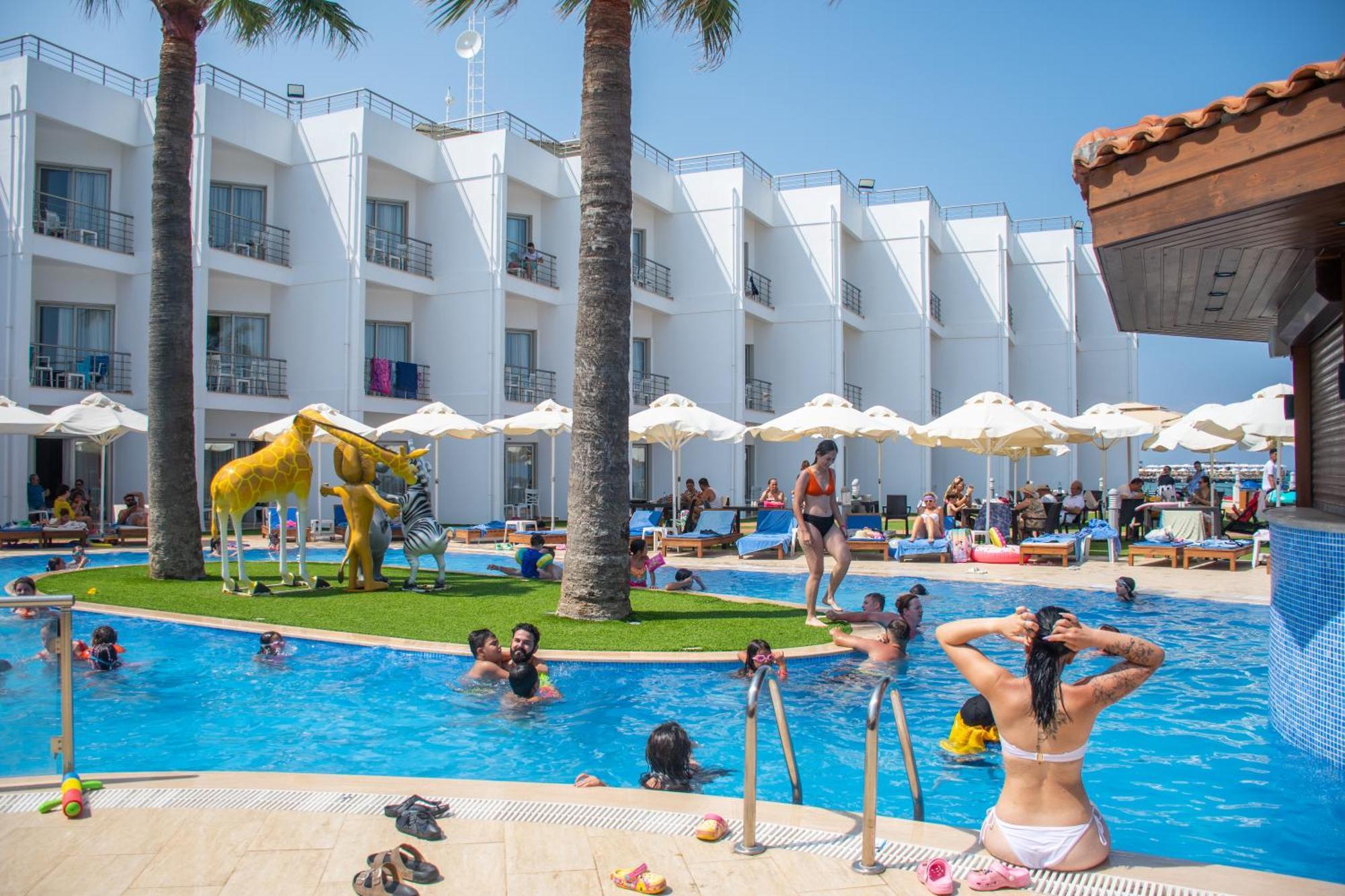 Mimoza Beach Hotel Agios Sergios Exterior photo