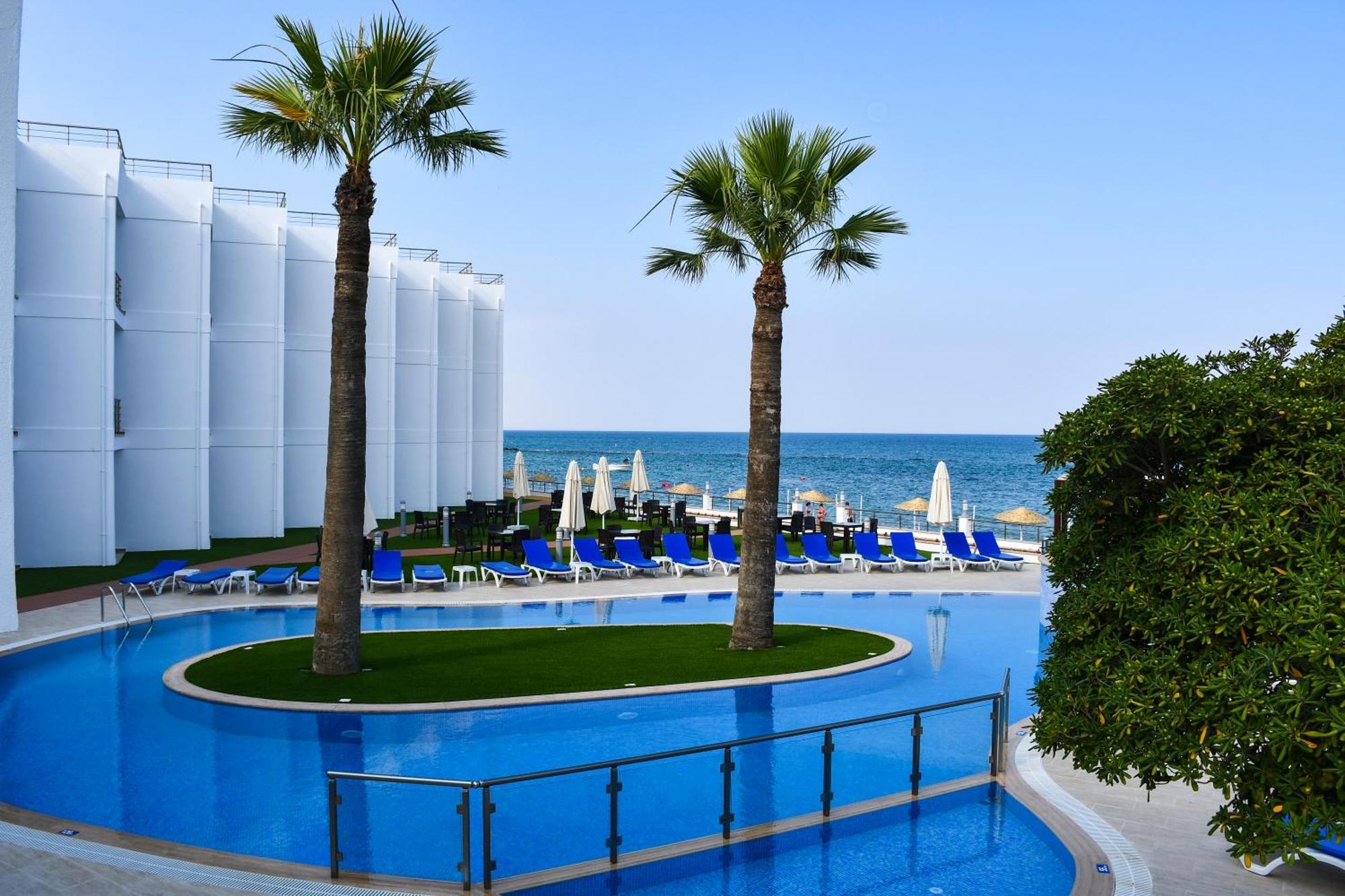 Mimoza Beach Hotel Agios Sergios Exterior photo